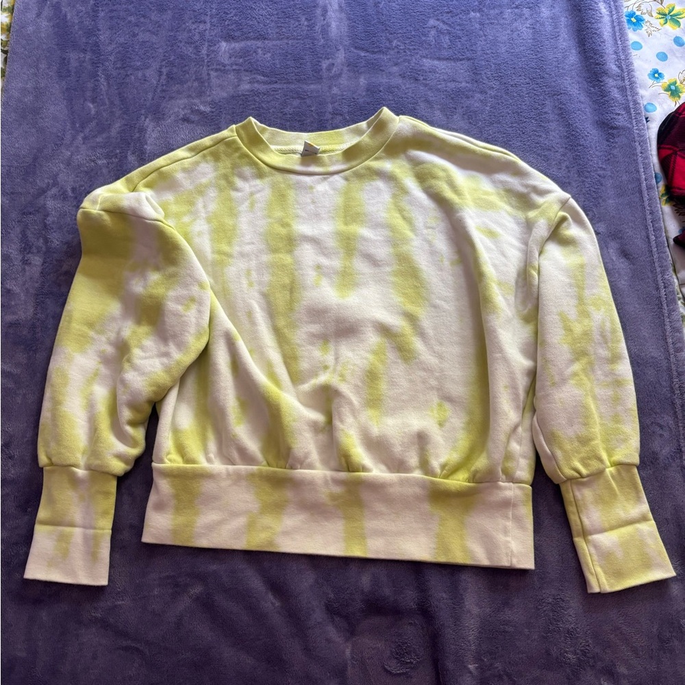 Tie-Dye Sweatshirt in Yellow and White